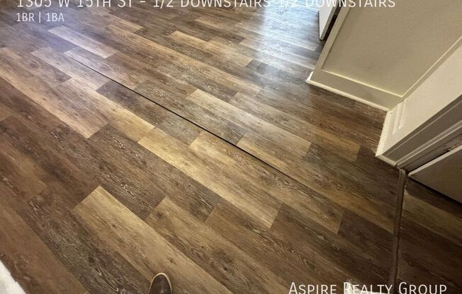 1305 W 15 ST
