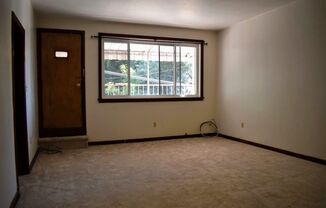 2 beds, 1 bath, $1,050, Unit 47#1