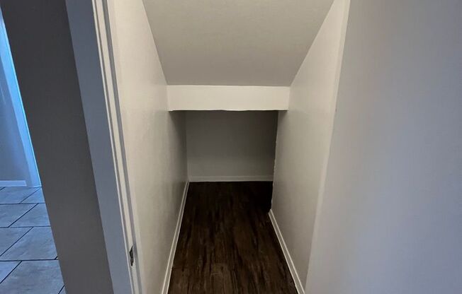 2 beds, 1.5 baths, 1,018 sqft, $1,525, Unit 1055