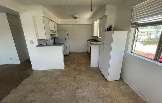 3 beds, 2 baths, $6,000, Unit 4