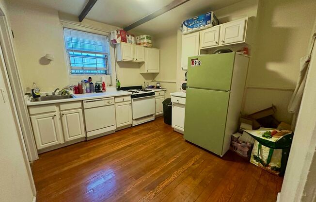 Charming Juneau Village Apartments!