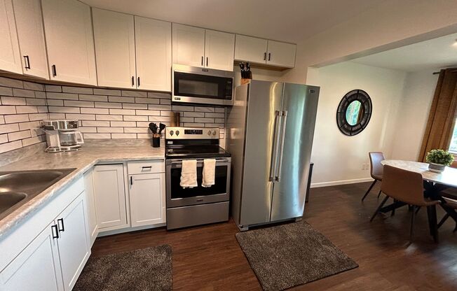 2 beds, 1 bath, $1,695, Unit Unit 4