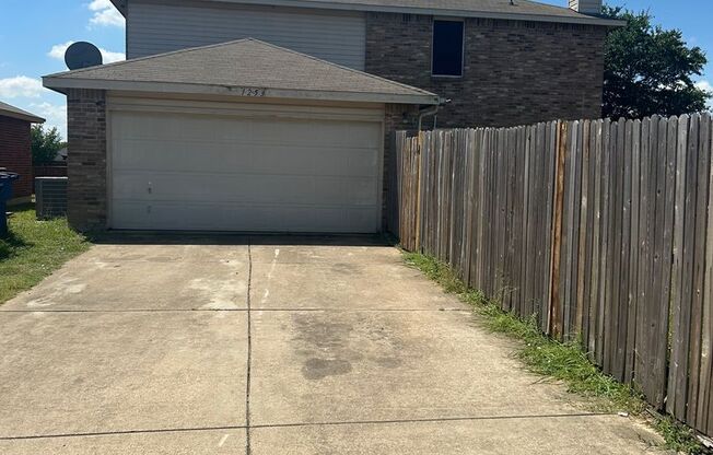 1253 TALL GRASS DR