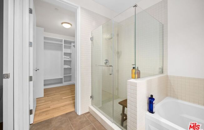 2 beds, 2 baths, 1,930 sqft, $6,000, Unit 1710