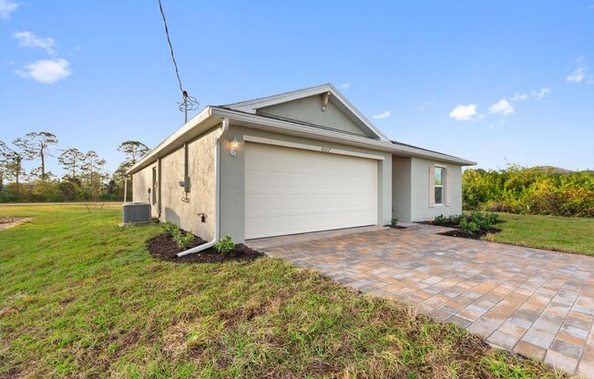 BRAND NEW HOME! Modern, energy efficient home with ALL of the upgrades! Labelle, FL