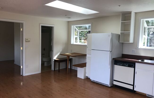 1 bed, 1 bath, $1,600