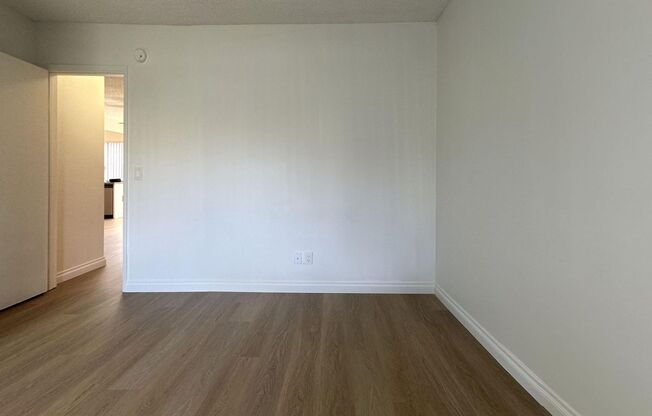 2 beds, 1 bath, 900 sqft, $2,145, Unit 158