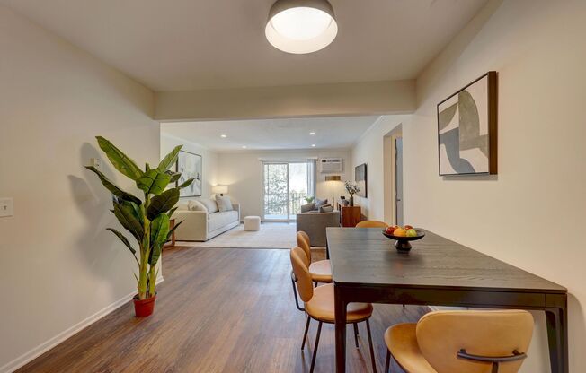 2 beds, 1.5 baths, 942 sqft, $2,095, Unit 412-202