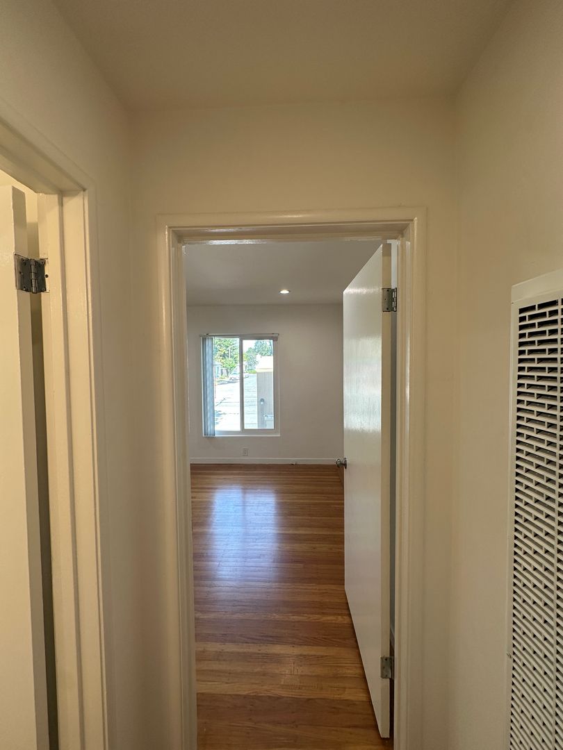 221 N El Camino Real