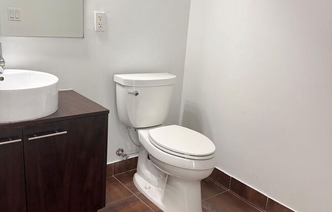 Studio, 1 bath, 962 sqft, $3,150, Unit Unit 705
