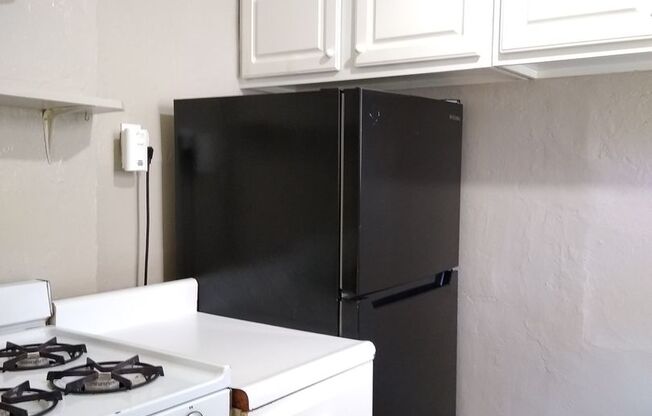 1 bed, 1 bath, 550 sqft, $1,050, Unit Apt 8