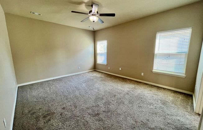 Beautiful 3 Bedroom Home Available NOW **ASK ABOUT MOVE IN SPECIAL!**