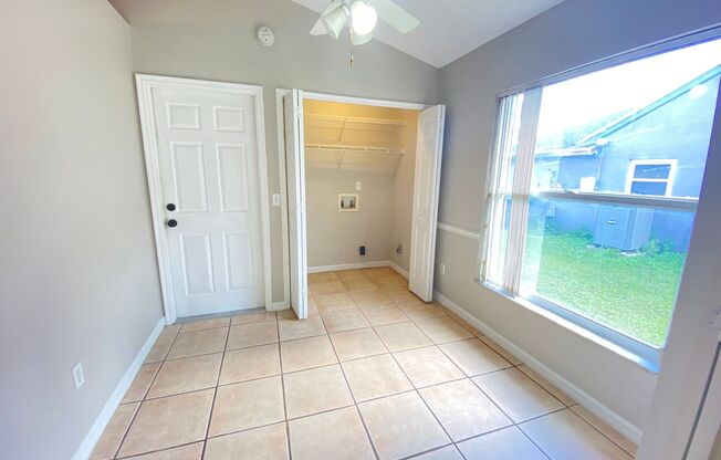 Just reduced!!! Spacious Home Near UCF!!! Available Now!!