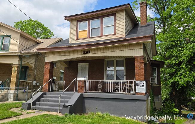 3-Bed 1 Bath House located in a cul-de-sac in Avondale