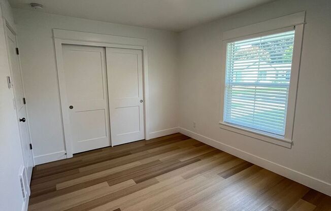 2 beds, 1 bath, $1,895, Unit 10