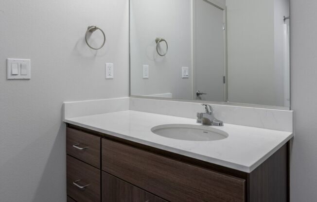 1 bed, 1 bath, 829 sqft, $1,550, Unit B208
