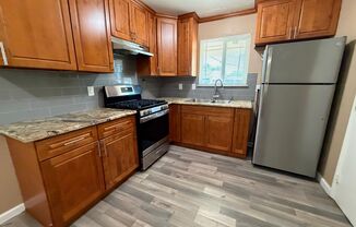 Updated 2 bedroom duplex near hospital