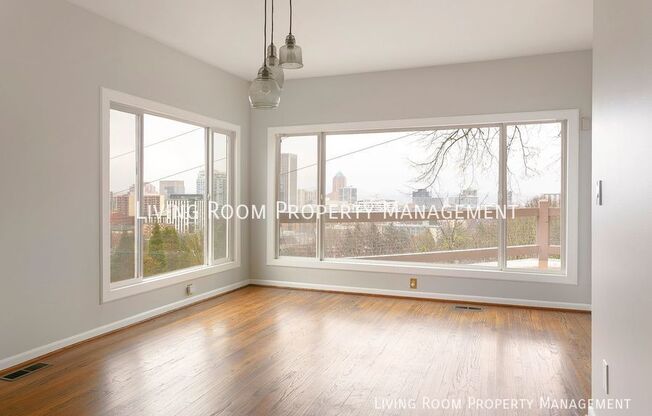 1531 SW UPPER HALL ST