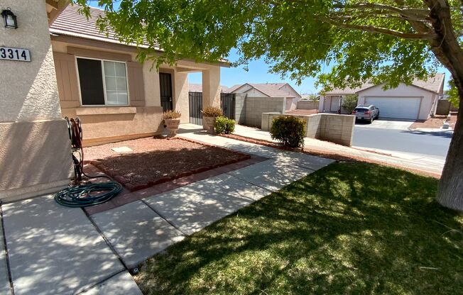 NLV SINGLE STORY WITH 3 CAR GARAGE