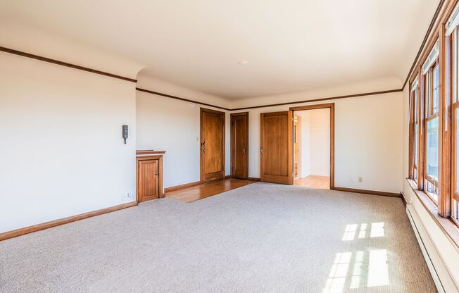 Studio, 1 bath, 430 sqft, $1,675, Unit 306