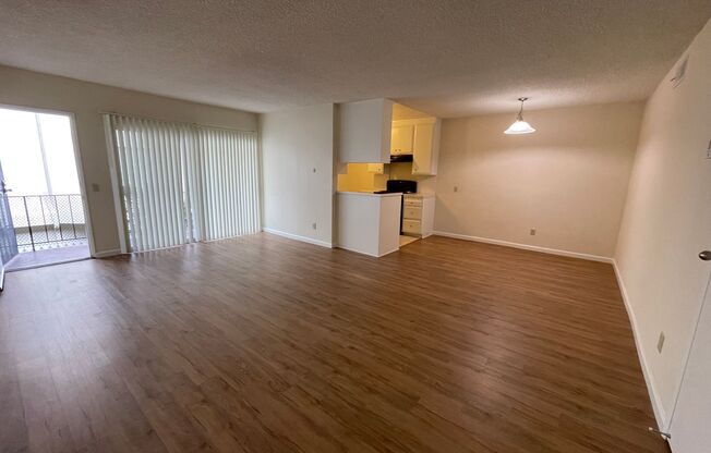 2 beds, 2 baths, $2,795, Unit 09