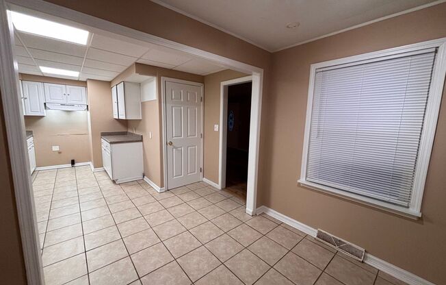 3 beds, 1 bath, $1,225