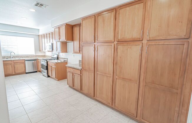 West Creek 3 Bedroom Townhome for Rent in Valencia.