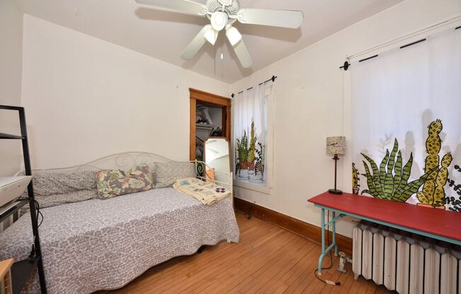 3 beds, 1 bath, $1,895, Unit 2906 N. Maryland Ave.