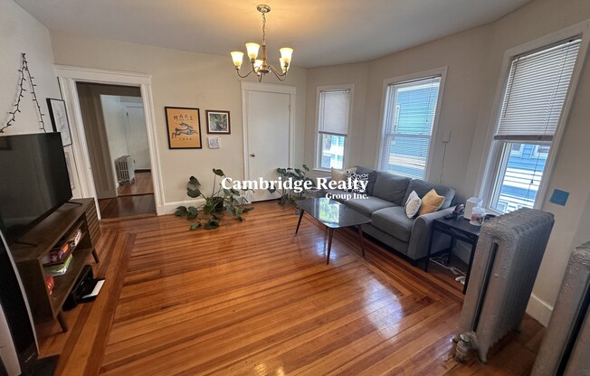 24 26 BURNHAM ST