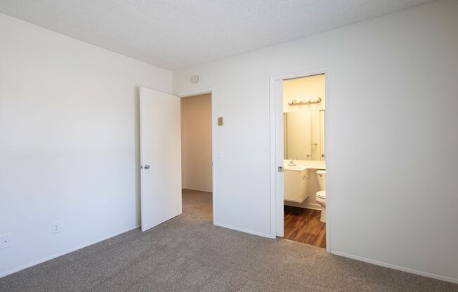 2 beds, 2 baths, 1,007 sqft, $2,295, Unit 31