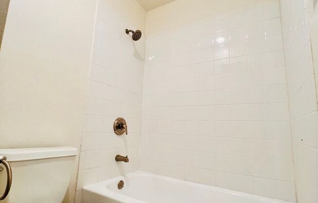 1 bed, 1 bath, $2,050, Unit F3