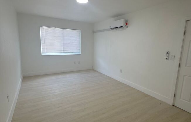 5601 N Miami AV
