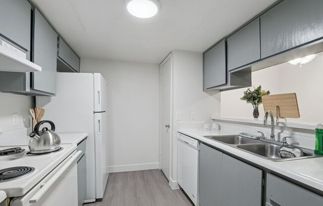 2 beds, 1 bath, 899 sqft, $1,157, Unit 1115