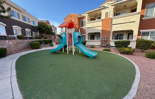 3 beds, 2 baths, $1,495, Unit UNIT 2208