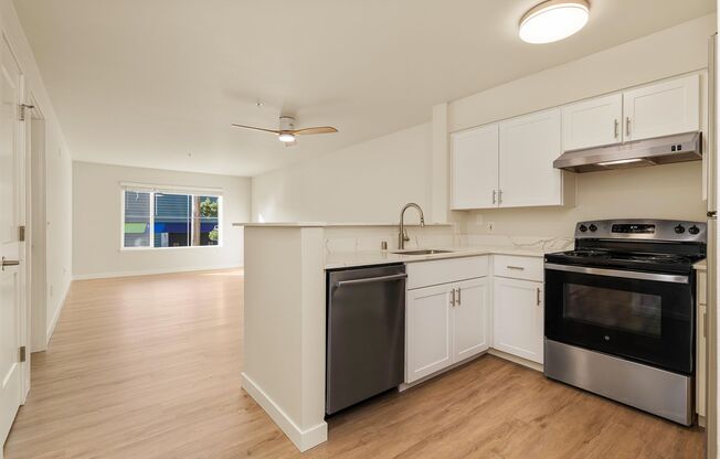 1 bed, 1 bath, 593 sqft, $1,895, Unit 305