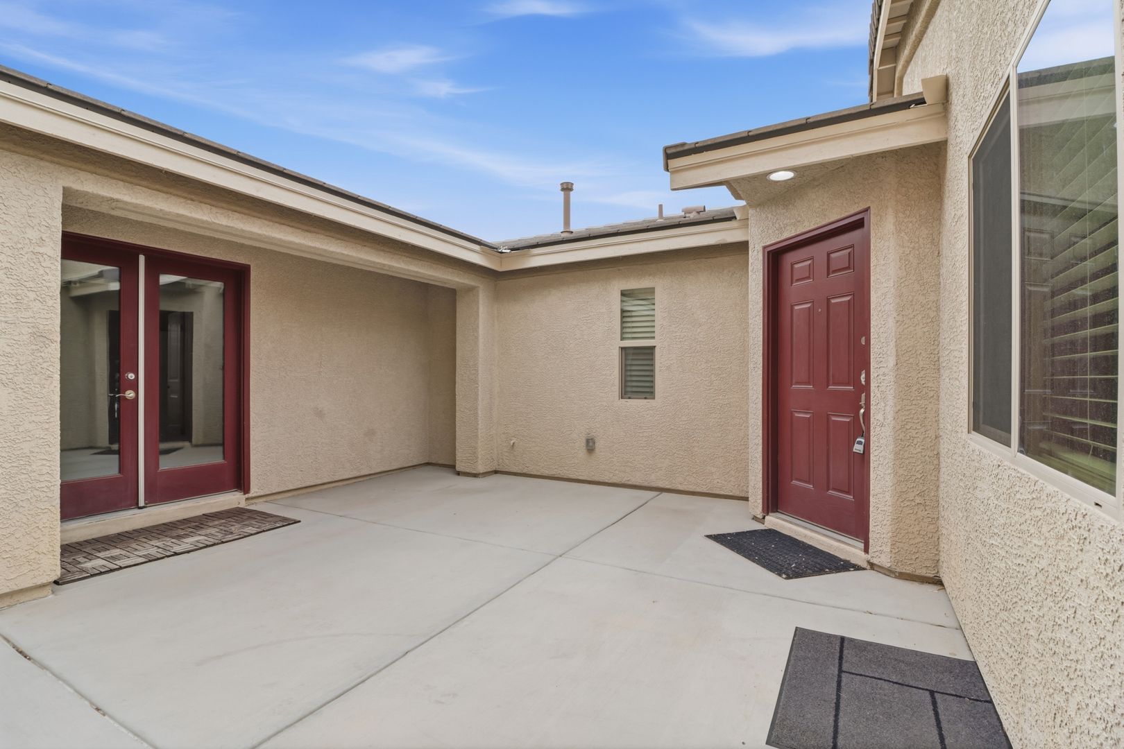 SW!!! Casita!!!! Single Story!!! 4 Bedrooms!!! Gated!!! End or Cut De Sac!!! Community green areas with walking trails.