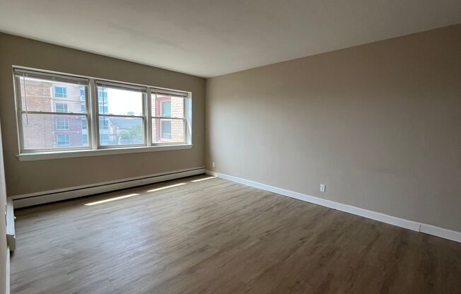 1 bed, 1 bath, $1,195, Unit 606