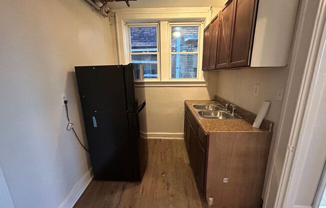 1 bed, 1 bath, 600 sqft, $750, Unit Scovel B1