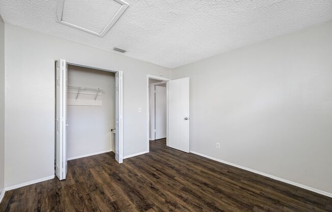 2 beds, 1 bath, 700 sqft, $1,395, Unit 4540-09