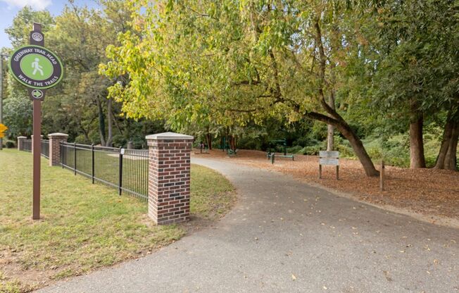 1 bed, 1 bath, 640 sqft, $1,075, Unit 1000F