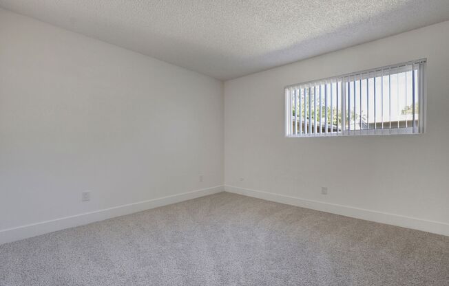 2 beds, 1.5 baths, 1,300 sqft, $1,895, Unit 3