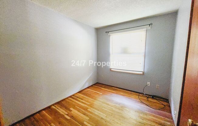 3 beds, 1 bath, $2,550