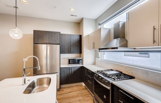 2 beds, 3.5 baths, $3,425, Unit 4086 Quivas St