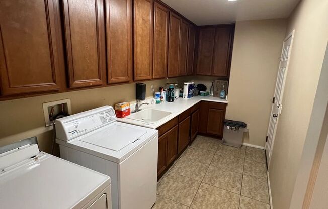 6686 Sand Dunes, Eastvale