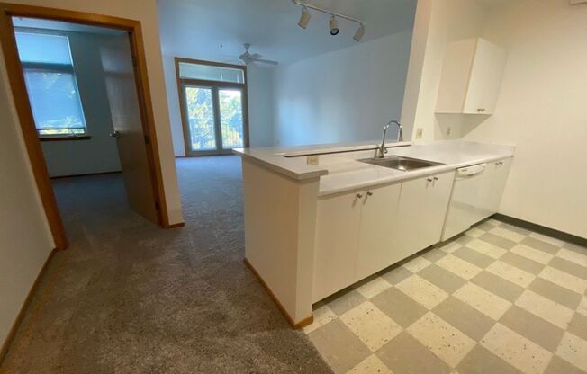 1 bed, 1 bath, 630 sqft, $1,321, Unit 405