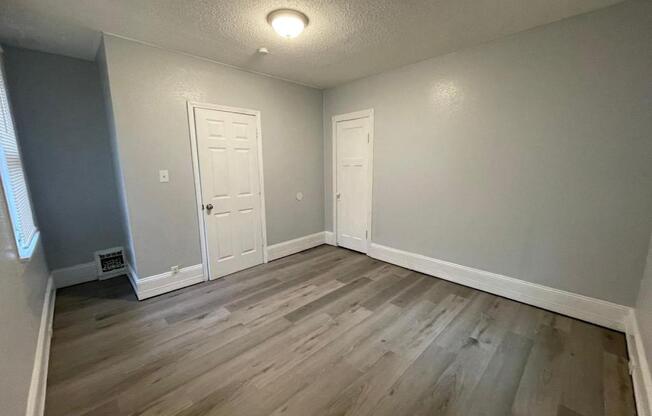 2 beds, 1 bath, 840 sqft, $1,200