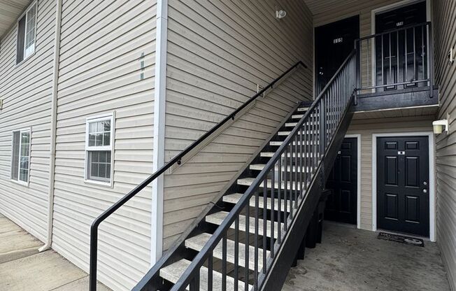 2 beds, 1 bath, $1,198, Unit 115