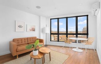 27 4 ASTORIA BLVD
