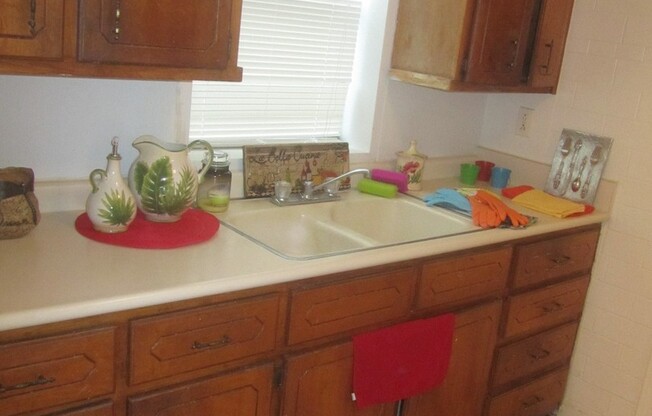 2 beds, 1.5 baths, 1,000 sqft, $945, Unit BA-15