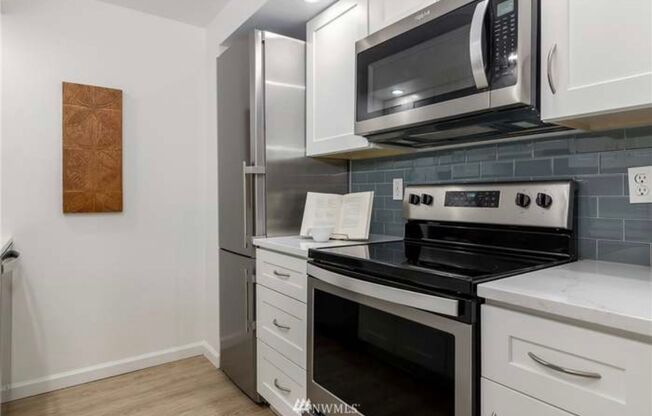 1 bed, 1 bath, $1,995